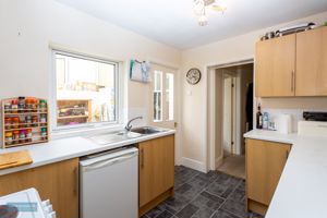 Kitchen- click for photo gallery